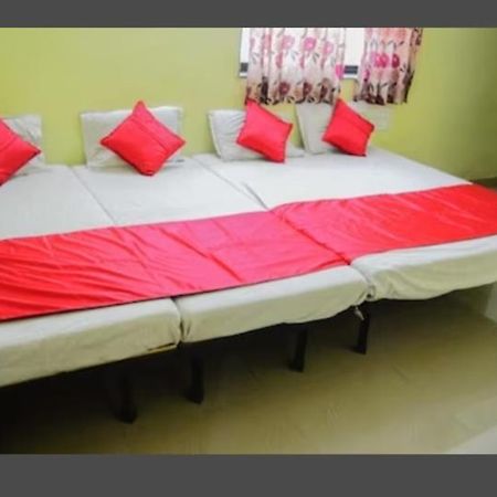 Sai Gaurav Palace Hotel Shirdi Exterior photo